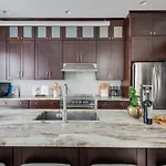 The Harper House - Beautifully Designed, Rooftop Nashville
