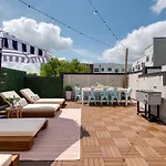 The Harper House - Beautifully Designed, Rooftop