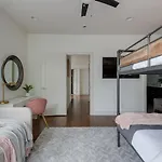 The Harper House - Beautifully Designed, Rooftop