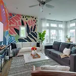 The Harper House - Beautifully Designed, Rooftop