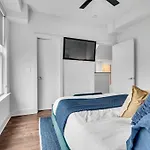 Lux East Nash-hot Tub & Rooftop Patio Holiday home Nashville