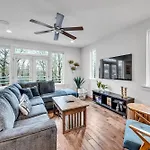 Lux East Nash-hot Tub & Rooftop Patio