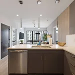 Holiday home Walk To Nightlife, Vanderbilt, Minutes To Broadway *