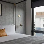 Walk To Nightlife, Vanderbilt, Minutes To Broadway Holiday home Nashville