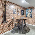 Honky Tonk Game Room With Rooftop Deck