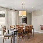 Holiday home Downtown W Rooftop Deck 4 Bedrooms 3 Baths