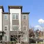 Luxury 4 Bedroom Home, Heart Of The Entertainment