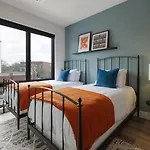 Walk To Nightlife, Vanderbilt University, Minutes