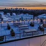 Rooftop Views Stylish Decor Nash Downtown Access Apartment *