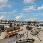 Rooftop Views Stylish Decor Nash Downtown Access Nashville