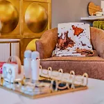 Rooftop Views Stylish Decor Nash Downtown Access Apartment