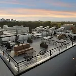 Rooftop Views Stylish Decor Nash Downtown Access Apartment