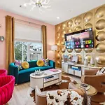 Apartment Rooftop Views Stylish Decor Nash Downtown Access
