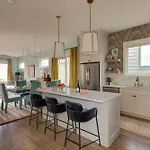 The Lyric - New Luxury Home, Rooftop With Firepit! *
