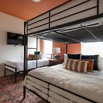 The Lyric - New Luxury Home, Rooftop With Firepit! Holiday home Nashville
