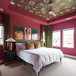 The Lyric - New Luxury Home, Rooftop With Firepit! Holiday home *