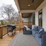 Holiday home The Lyric - New Luxury Home, Rooftop With Firepit! Nashville