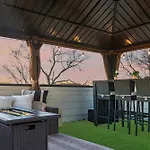 Holiday home The Lyric - New Luxury Home, Rooftop With Firepit! Nashville