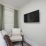 Near Downtown, King Bed, Private Yard, Free Parking * Nashville