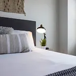 Holiday home Minutes To Broadway Unwind In Style *