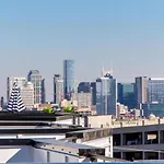 Beautiful West Rooftop Deck *