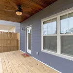 East Nash Luxury Four Bedrooms Huge Rooftop Patio