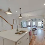 East Nash Luxury Four Bedrooms Huge Rooftop Patio Holiday home