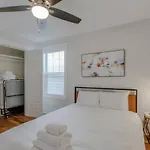 Holiday home East Nash Luxury Four Bedrooms Huge Rooftop Patio