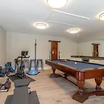 Ultimate Luxury Retreat Mega Mansion Pool And Holiday home