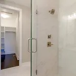 Chic Private Rooftop Minutes To Downtown