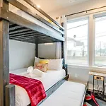 Spacious Contemporary Townhome With Private Rooftop Holiday home Nashville