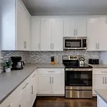Minutes To Broadway Spacious Townhouse Holiday home