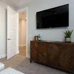 Holiday home Large Royal Townhome Beautiful Design And Rooftop