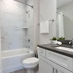 Holiday home Large Royal Townhome Beautiful Design And Rooftop *