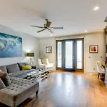 Holiday home Gulch Getaway The Nash Nest Epic Rooftop