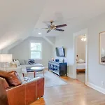 East Paradise 4 Bedroom Large Backyard Holiday home *