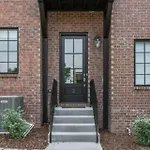 Spacious Wonderful Townhome Downtown Location
