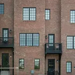 Spacious Wonderful Townhome Downtown Location