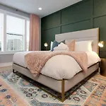 Luxury Downtown Townhome Elevated Skyline Views * Nashville