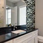 Luxury Downtown Townhome Elevated Skyline Views * Nashville