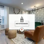Luxury Downtown Townhome Elevated Skyline Views *