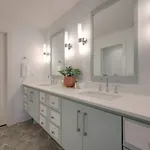 Stunning West End Walkable Area Holiday home *