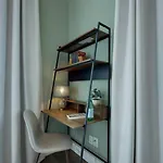 Stunning West End Walkable Area Holiday home