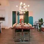 Stunning West End Walkable Area Nashville
