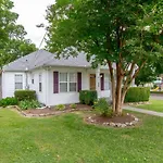 Metropolitan City Home Huge Private Backyard