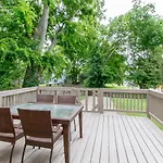 Metropolitan Huge Private Backyard Nashville