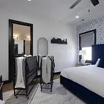 Blue Dreams 4 Bedroom 4.5 Bath With Rooftop Lounge Nashville