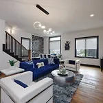 Blue Dreams 4 Bedroom 4.5 Bath With Rooftop Lounge *