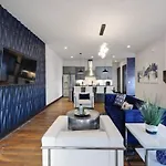 Blue Dreams 4 Bedroom 4.5 Bath With Rooftop Lounge * Nashville