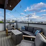 Blue Dreams 4 Bedroom 4.5 Bath With Rooftop Lounge
